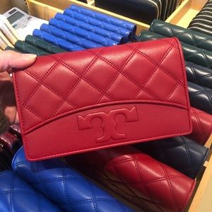 Tory burch savannah flat wallet bag
